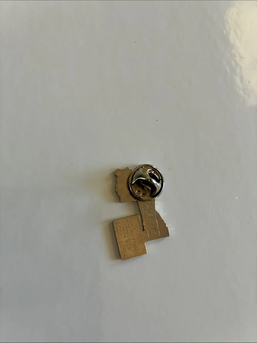Olympic Erato Theme Gold & White Lapel Pin - 2004 Olympic
